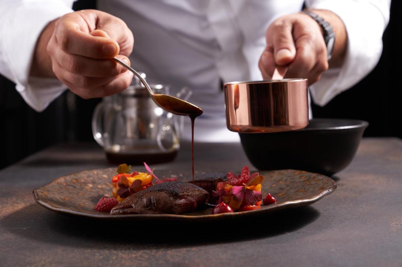 Logis Hotel - Restaurant Maison Claude Darroze Langon  Kültér fotó