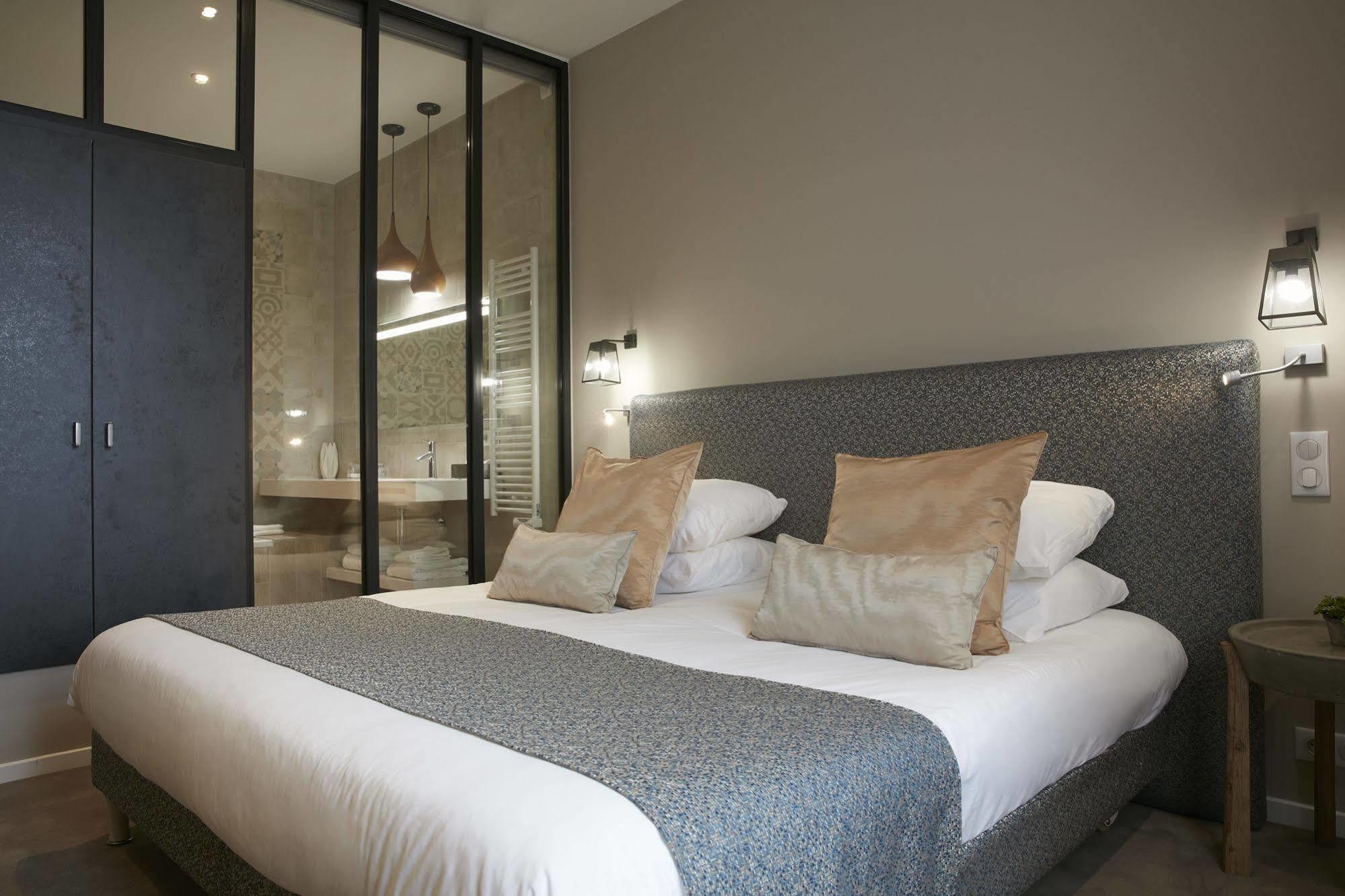 Logis Hotel - Restaurant Maison Claude Darroze Langon  Kültér fotó