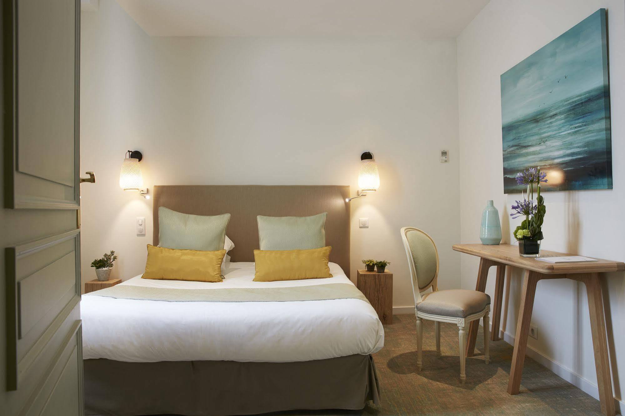 Logis Hotel - Restaurant Maison Claude Darroze Langon  Kültér fotó